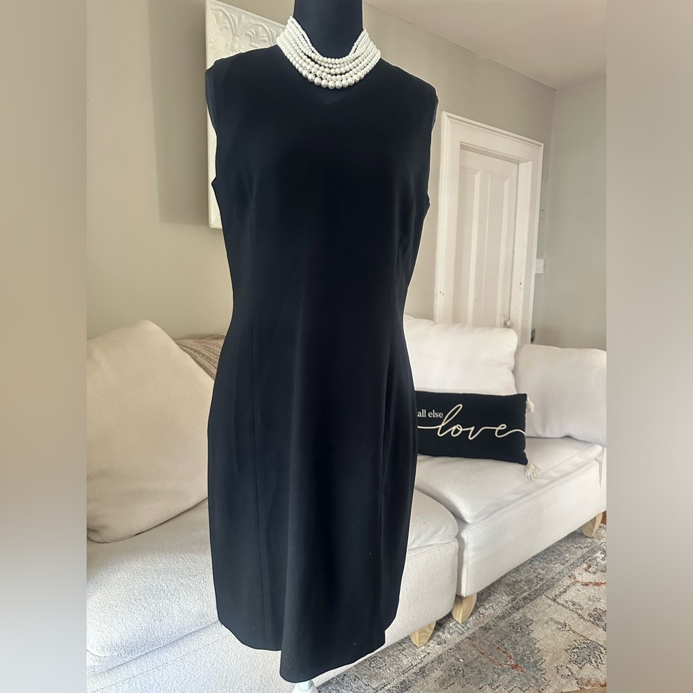 CHAUS Formal Little Black Dress V-Neck Sleeveless Pencil Cocktail Dress Size 6
